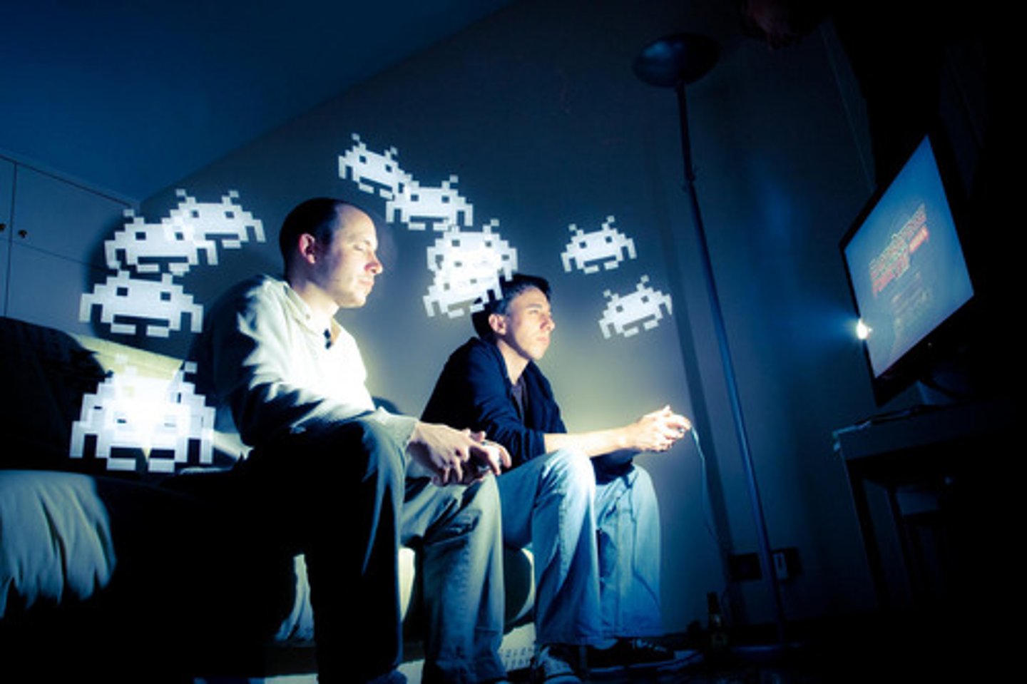 <p>(n) sự nghiện ngập</p><p>Ex: Gaming becomes an ........ when it starts to interfere with a person's relationships or their pursuit of other goals, such as good grades or being a contributing member of a sports team.</p>