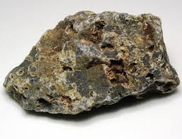 <p>-sedimentary</p><p>-clastic</p><p>-coarse grained</p><p>-poorly sorted</p><p>-angular to sub-angular shape</p><p>-quartz, chert</p><p>-forms from processes like landslides, rock avalanches, faulting, volcanic eruptions, or meteorite impacts, resulting in the accumulation of broken rock debris</p><p>uses: decorative uses</p>