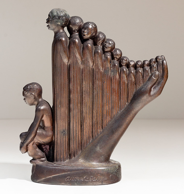 
She is known for making works that elevated images of black culture into mainstream America.
She makes sculptures because she wants to bring awareness of racism and unfairness to everyone's attention