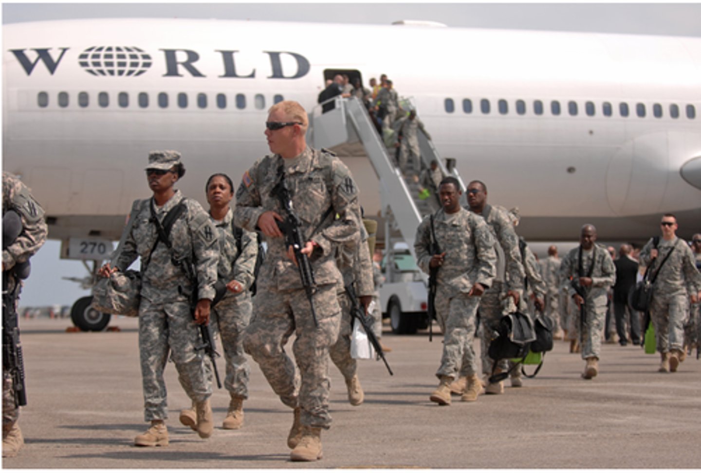 <p>to move soldiers or equipment to a place where they can be used when they are needed (điều động lực lượng quân đội đến vị trí chiến lược)</p><p>ex: Peacekeeping missions often ... to maintain stability in conflict zones.</p>