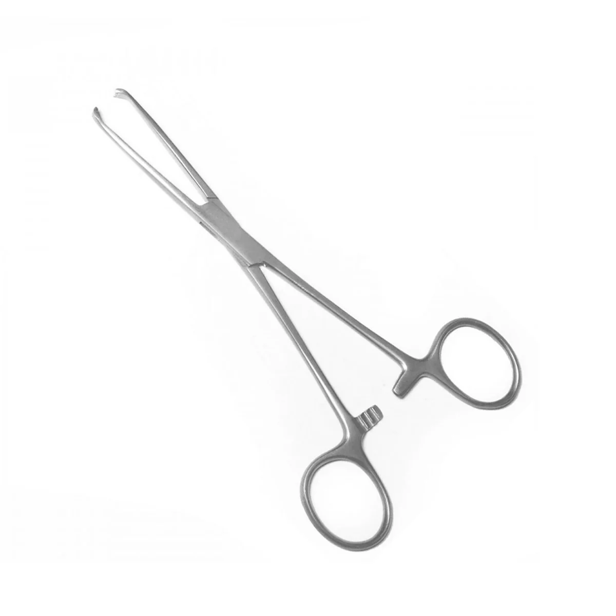 <p>has a scissor action. Each jaw curves slightly inward with a row of teeth at the end ; Holds  tough tissue gently but securely</p>