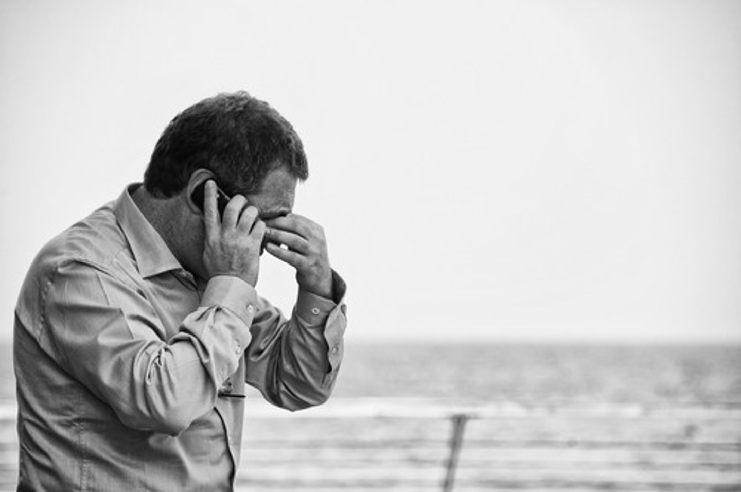 <p>to be worried about</p>