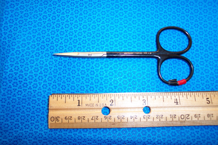 <p>small delicate to dissect and cut fine tissue</p><p>shape skin edges</p>