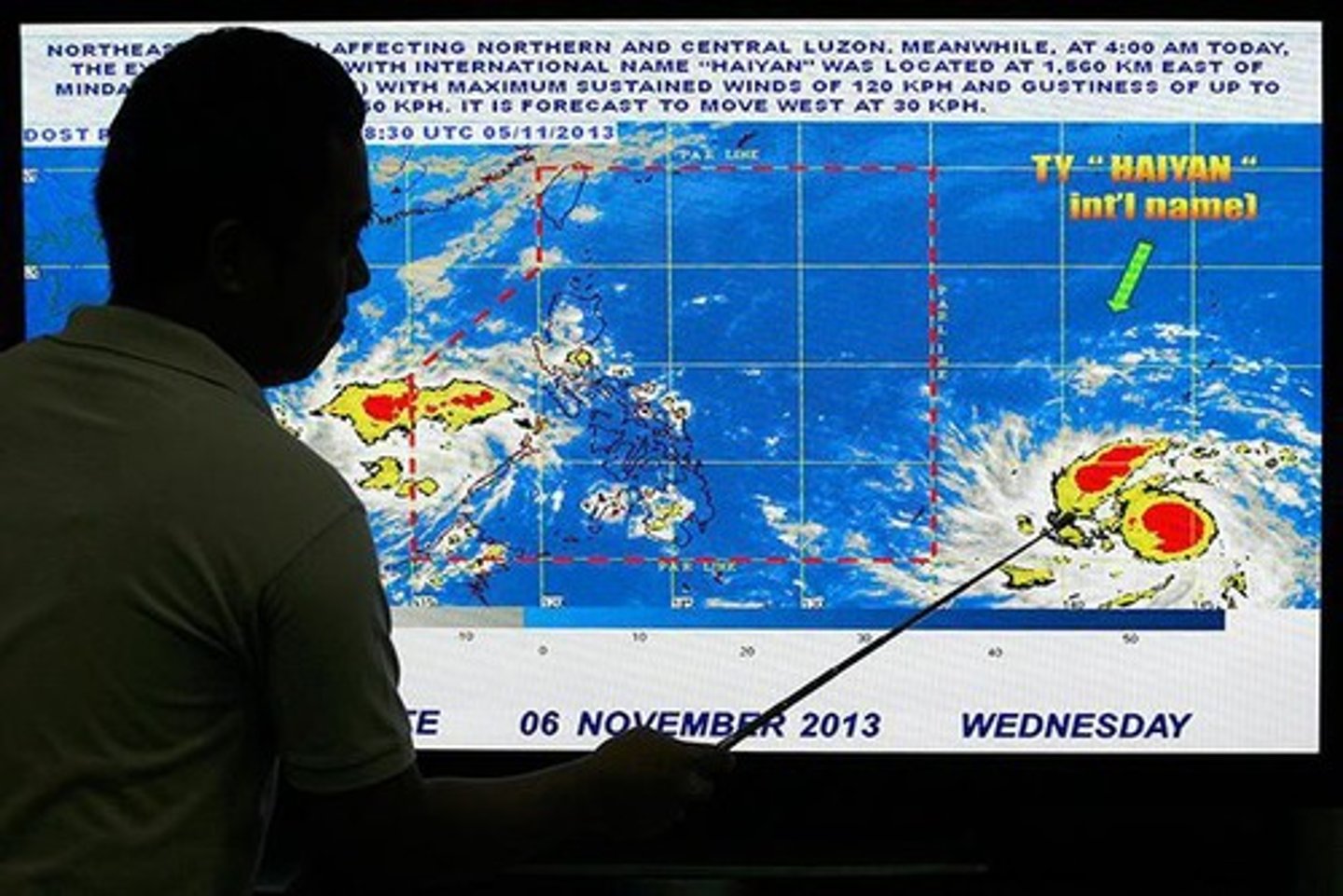 <p>pV /tjuːn ɪn tuː/ theo dõi (TV, radio)</p><p>"Don't forget to tune in to our live broadcast tonight at 8 PM for the latest news</p><p>Cụm từ này thường được dùng để mời gọi khán giả hoặc người nghe tham gia theo dõi một sự kiện trực tuyến hoặc trên các phương tiện truyền thông.</p>