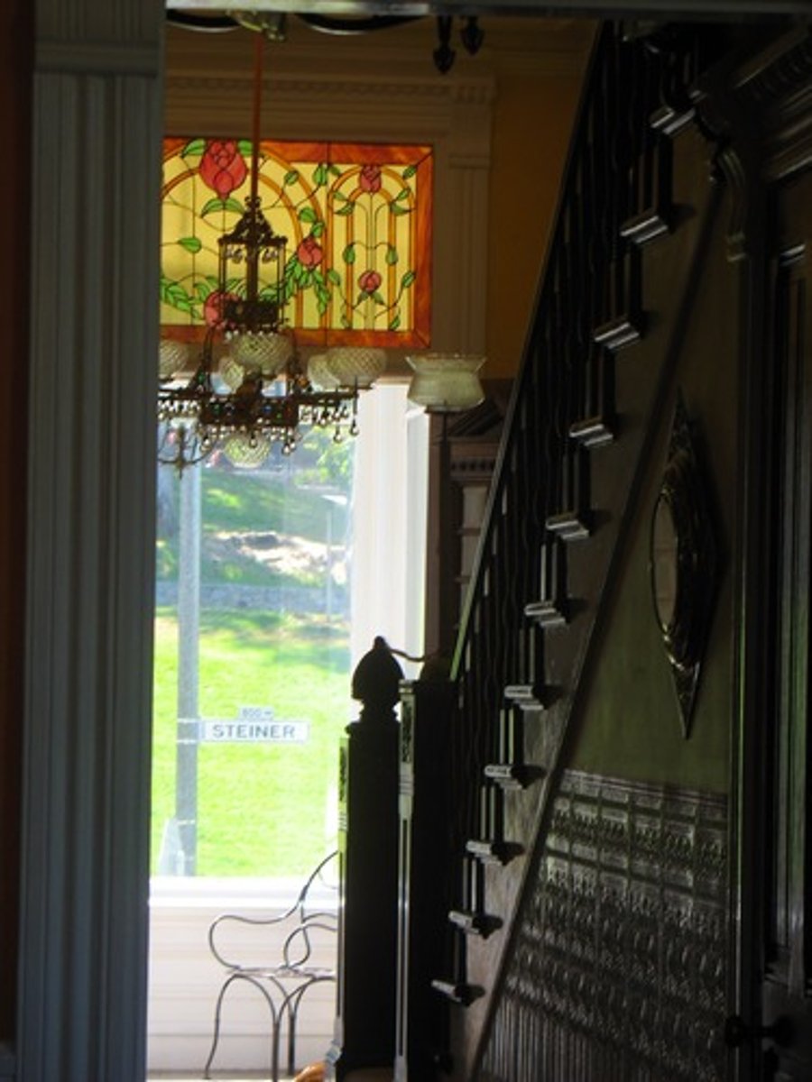 <p>(entrance) hall</p>