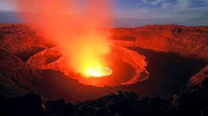 <p>Large volumes of molten lava, usually basaltic, contained in a volcanic vent, crater, or broad depression.</p>