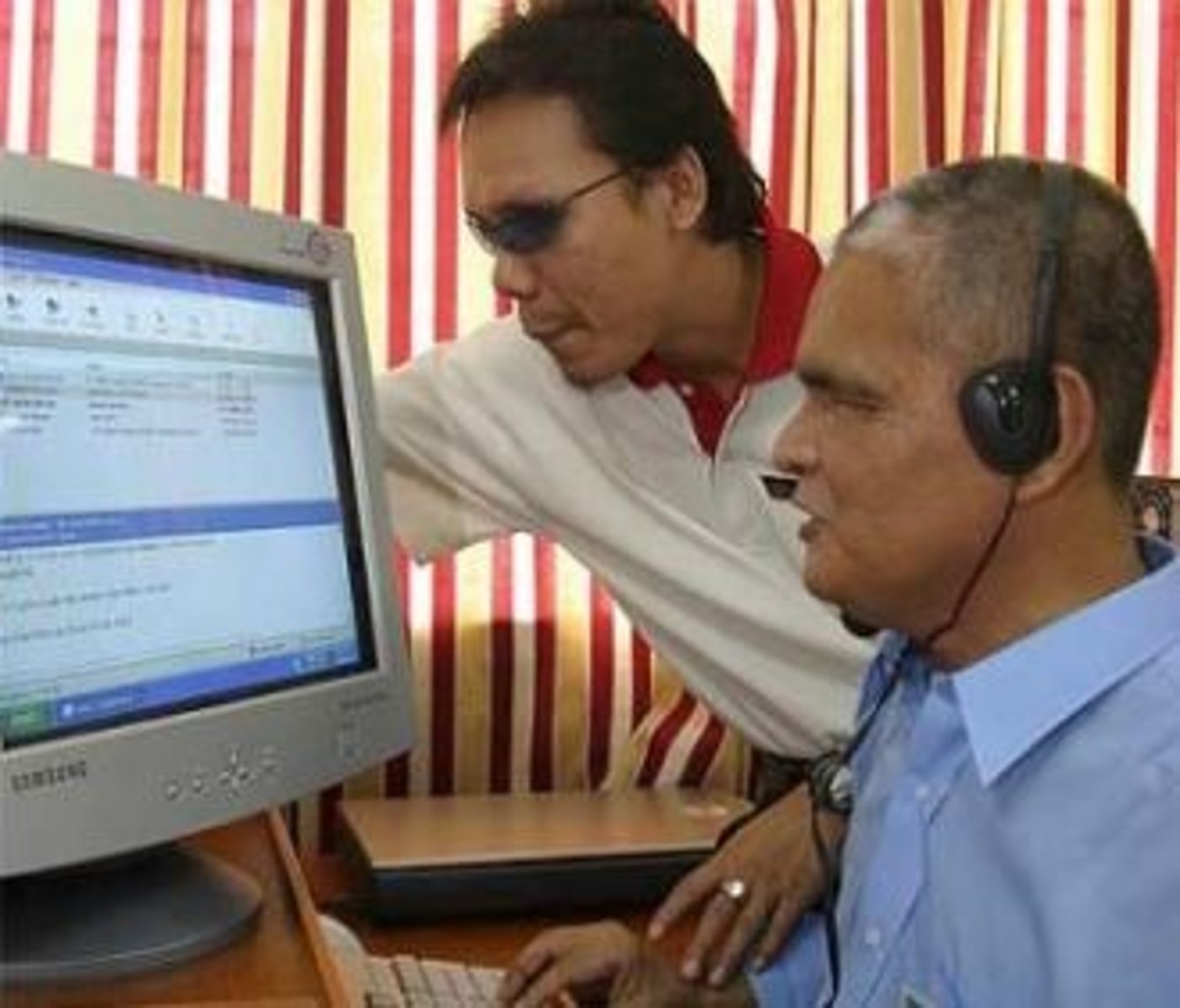 <p>Accessibility feature for users with eyesight problems, which reads text aloud.</p>