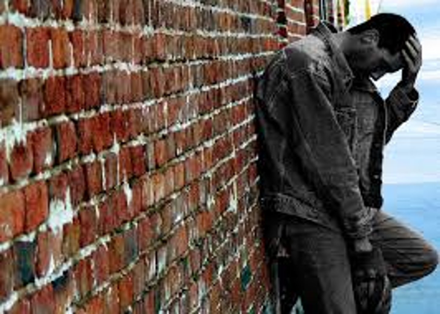 <p>To be in a desperate situation with very few options (bị dồn vào góc tường) => nhiều yếu tố áp lực, bắt buộc phải đưa ra 1 quyết định sống còn</p><p>ex: With the deadline approaching and no money left, the team really ....</p>