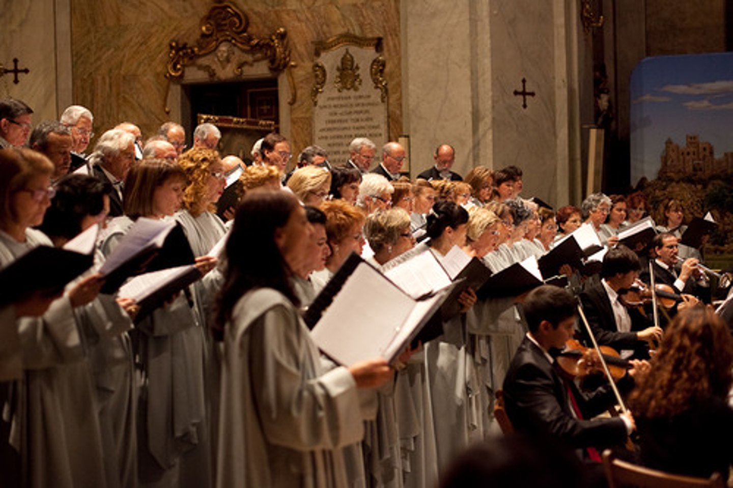 <p>(the) chorus (choir)</p>