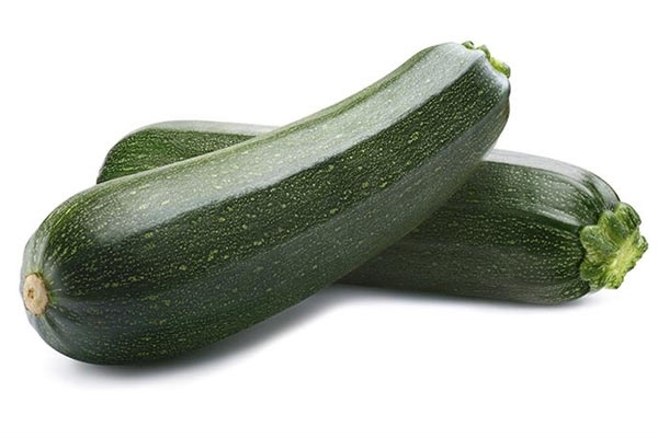 <p>פירות וירקות באמצע (יחד עם קישוא)</p>