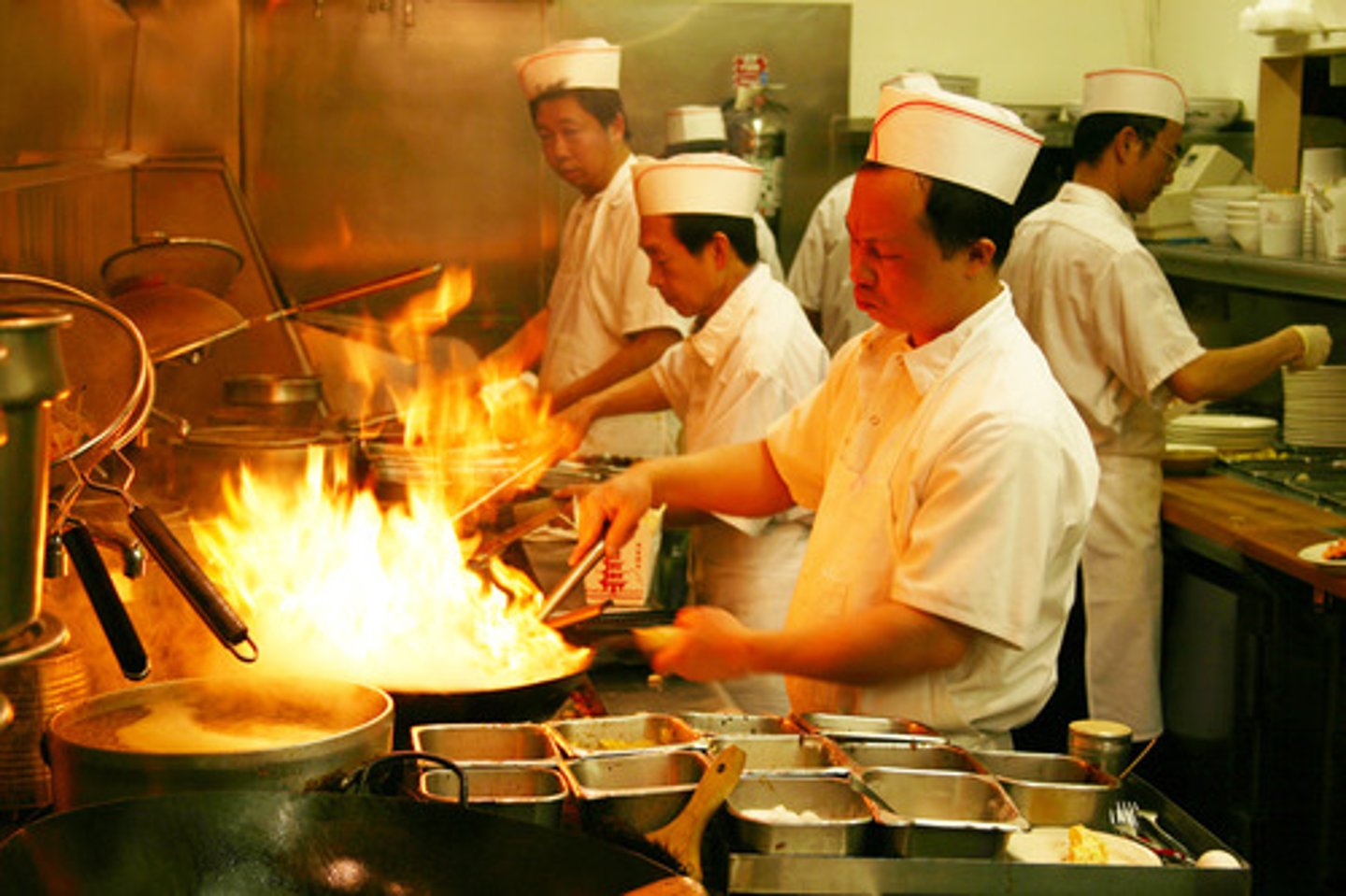 <p>ellos cocinaban</p>