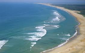 <p>We enjoyed a _____walk along the cliffs, taking in the fresh sea breeze and beautiful scenery.</p><p class="style_collocation__trans__nAf6q"><em>Chúng tôi đã thưởng thức một cuộc đi bộ dọc theo bờ biển, hít thở không khí biển trong lành và ngắm nhìn cảnh đẹp tuyệt vời.</em></p>
