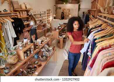 <p><span>the act of looking at a lot of things in a shop rather than looking for one particular thing</span></p>