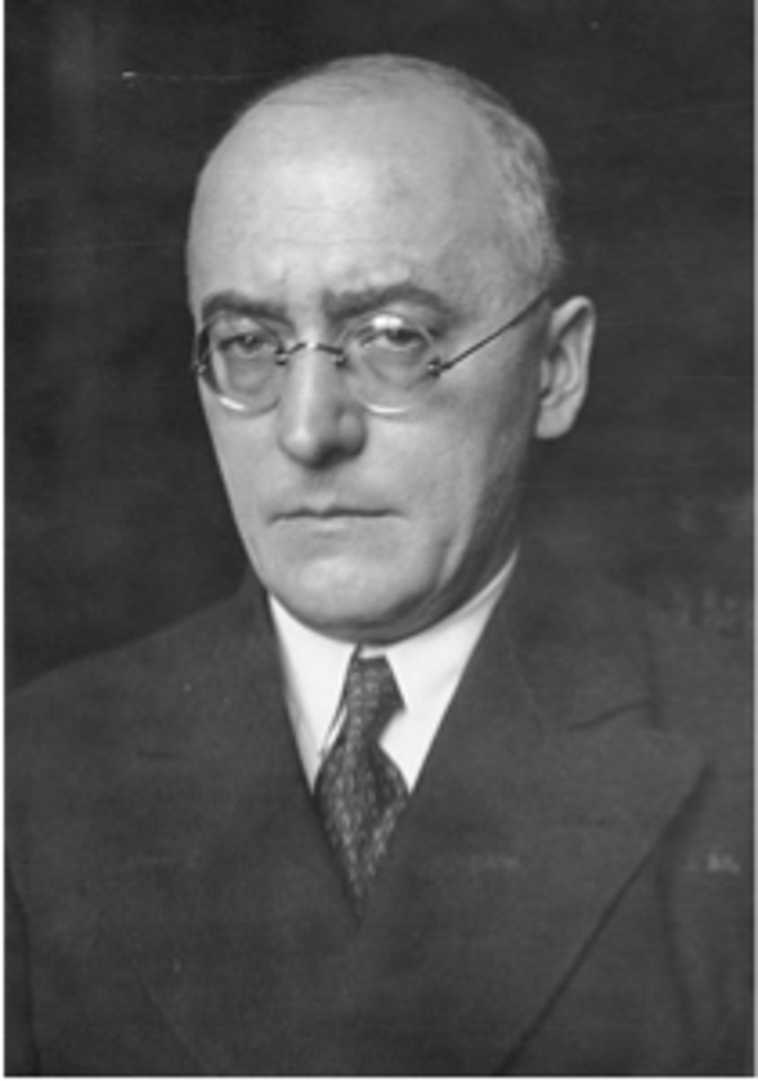 <p>Chancellor of Germany: 29 March 1930 - 30 May 1932</p><p>- Leader of the Zentrum party</p><p>- Headed coalition govt without SPD</p><p>- Predisposed to authoritarianism</p><p>- Became reliant of Article 48</p><p>- Passed 29 bills by the Reichstag, passed 109 by emergency decrees</p><p>- Controlled by Schleicher</p><p>- Stopped by-elections</p><p>- Banned the SA due to pressure from state govts</p><p>- Parliamentary govt died under him</p>