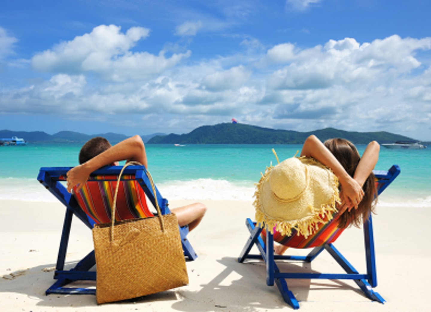 <p>to sunbathe</p>