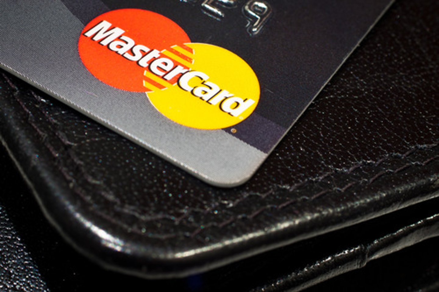 <p>thẻ MasterCard</p>