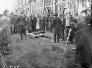 <p>James Hevia, ‘The Photography Complex: Exposing Boxer China, Making Civilization (1900-1901)’ (2009)</p><p><strong>Named example</strong></p>