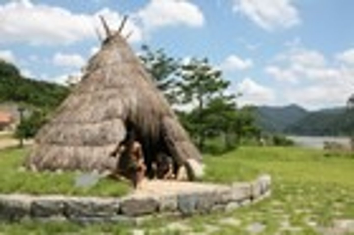 <p>Tempat tinggal, rumah</p>