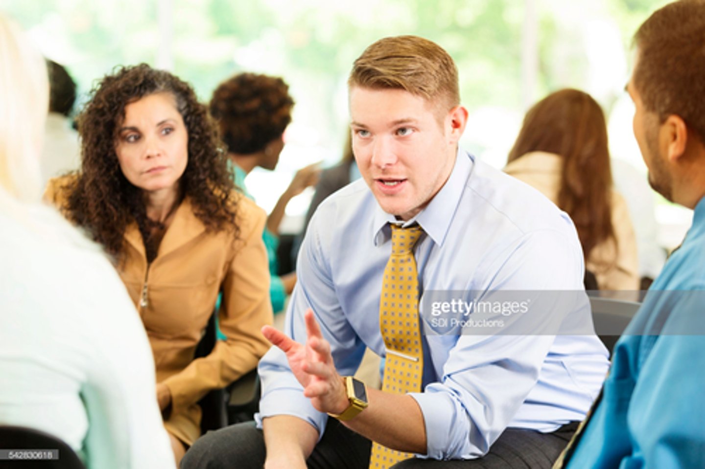 <p><strong>QUẢ QUYẾT, QUYẾT ĐOÁN</strong></p><p></p><p>(person) behaves confidently and is not frightened to say what they want or believe</p><p></p><p><em>(If you really want the promotion, you'll have to be more .................)</em></p>