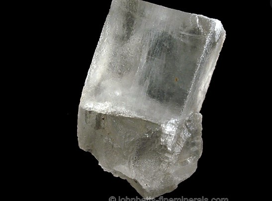 a crystalline solid is a material with an internal atomic structure that is organized in a regular, repeating structure. 
Eg. Halite, NaCl (table salt)
Cubic arrangement of Na+
(red) and Cl-
(yellow) ions
Halite crystals are cubic in shape.
