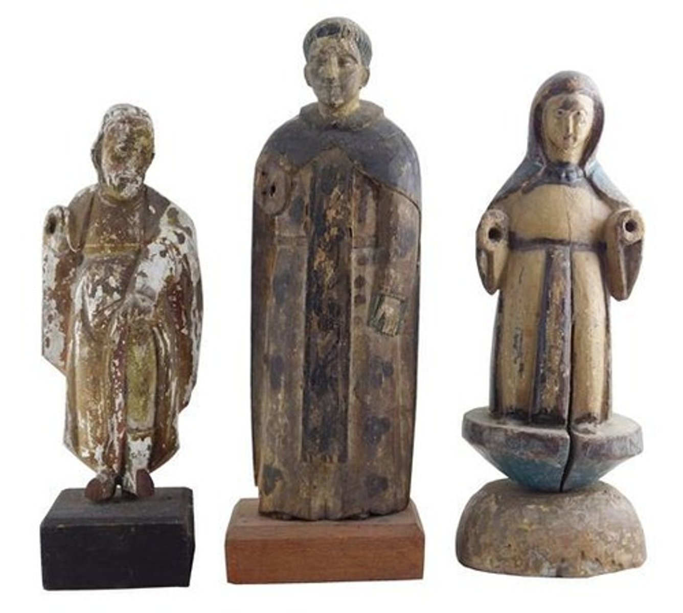 <p>The most notable sculptural pieces during the Spanish colonization. They are sculptural representations of Christ and Christian saints.</p>
