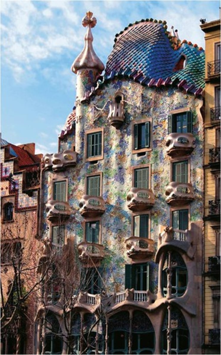 <p>Gaudi, Antoni</p><p>(Art Noveau)</p>