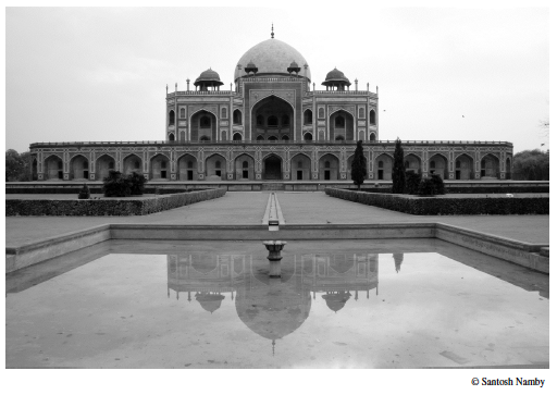 <p><mark data-color="yellow" style="background-color: yellow; color: inherit;"><span>The photograph above of a sixteenth-century Mughal mosque in India built by Akbar is an example of which of the following?</span></mark></p>