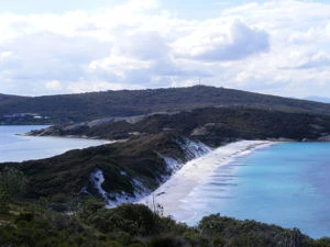 <p>Narrow land connecting larger land areas.</p>