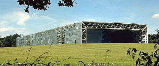 name the building architect and style 