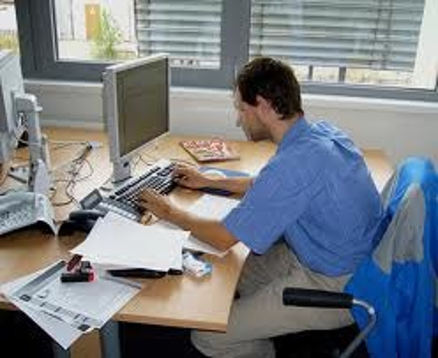 <p>được lập trình trước</p>