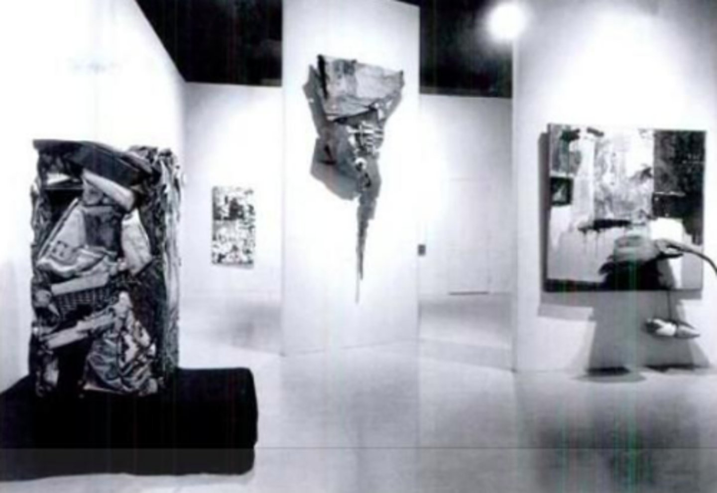 <p>- Duchamp, Picasso, Braque, Grosz...</p><p>- zestawienie starszych artystów z tymi urodzonymi w latach 20 XX w., dwa zupełnie inne pokolenia</p>