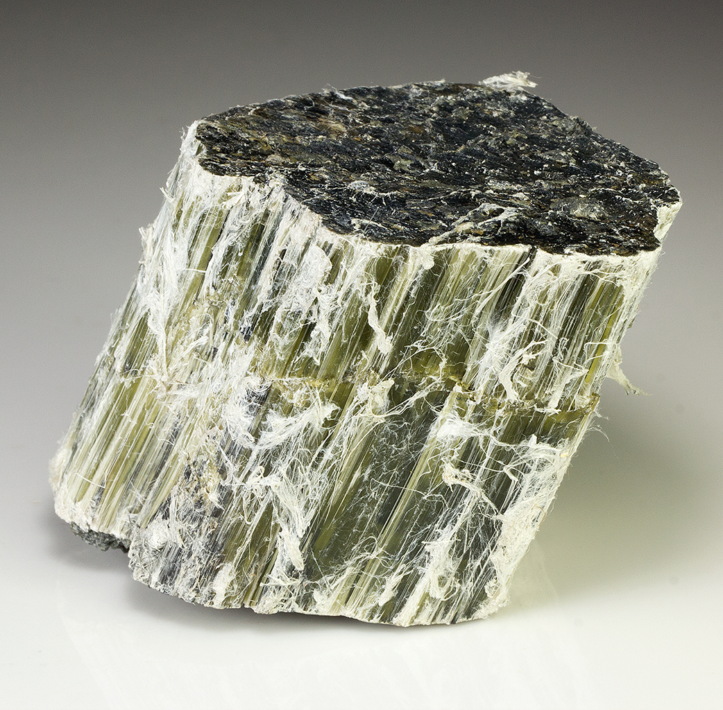 <p>What is this mineral?</p>