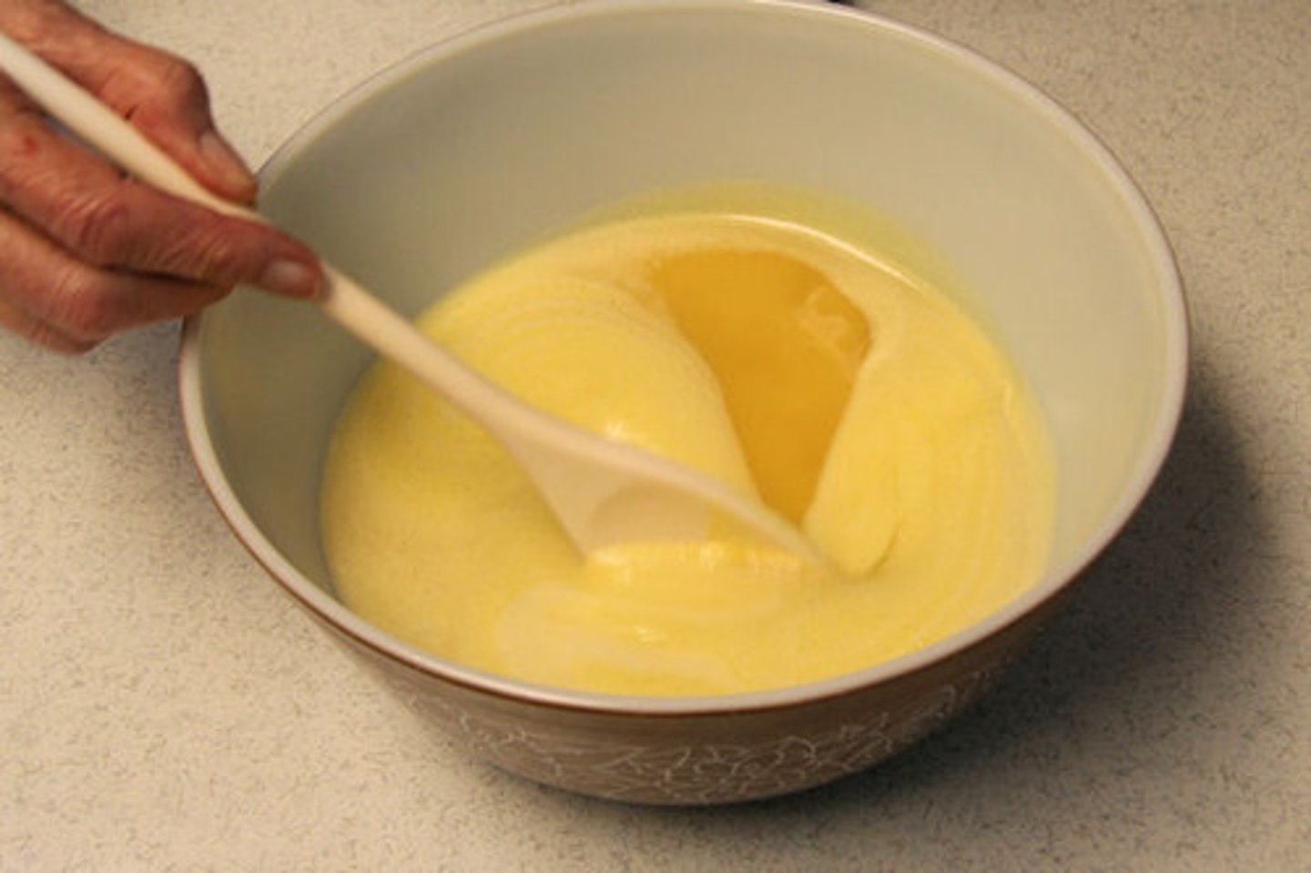 <p>to stir</p>