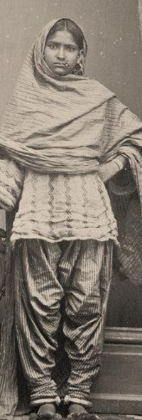 <p><strong>PUNJABI SUIT</strong></p>