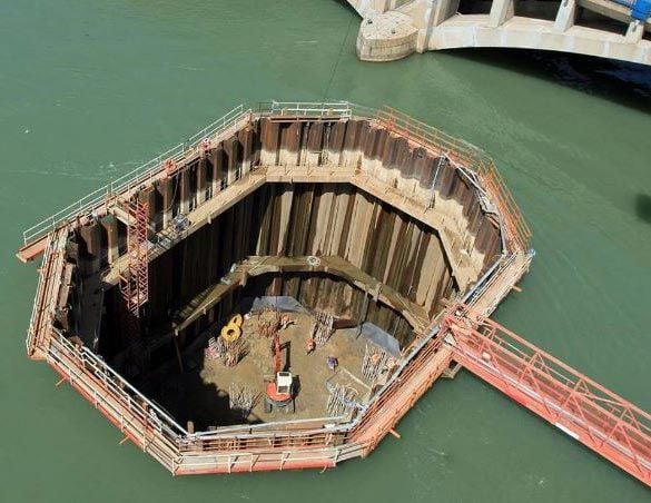 <p>temporary enclosed area in a body of water</p>