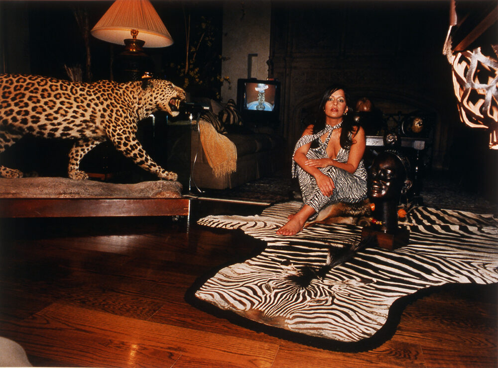 <p>Inge with Maid (From <em>Ricas y famosas</em> series)</p>