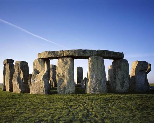 Stonehenge, England, Neolithic, p. 18