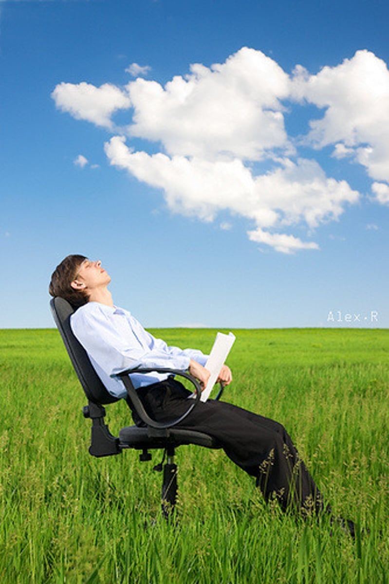 <p>（yōuxián）leisurely, carefree</p>