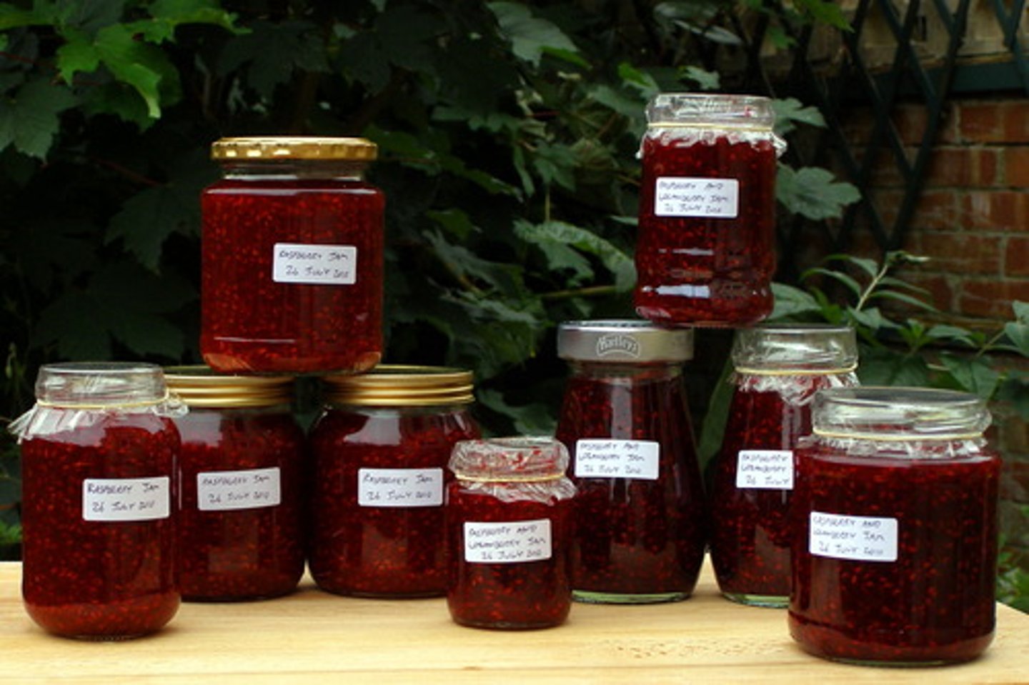<p>jam (jelly/marmalade)</p>