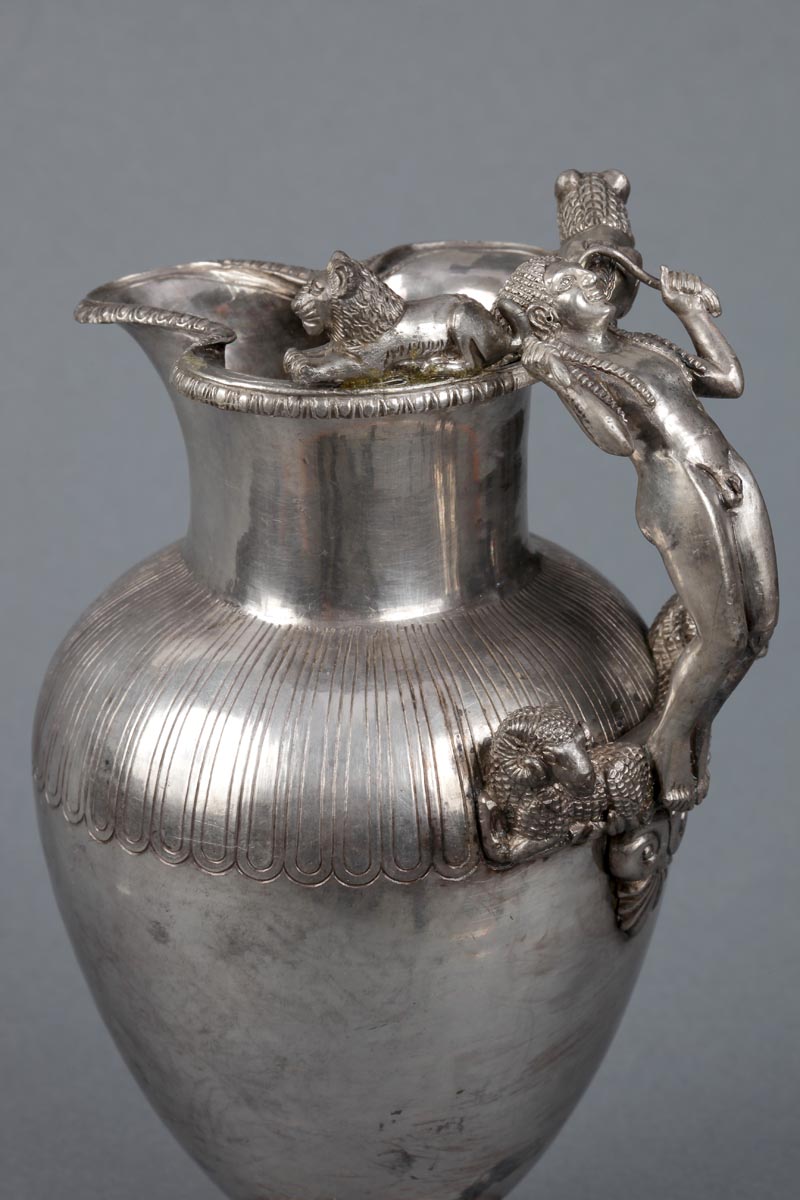 <table style="min-width: 25px;"><colgroup><col style="min-width: 25px;"></colgroup><tbody><tr><td colspan="1" rowspan="1" style="padding: 2px 2px 2px 20px; width: 440.406px;"><p><br>Silver oinochoe (Neer: East Greek pitcher) from the so-called Lydian Treasure, from near Uşak, ca. 550-525 BC</p></td></tr></tbody></table><p></p>