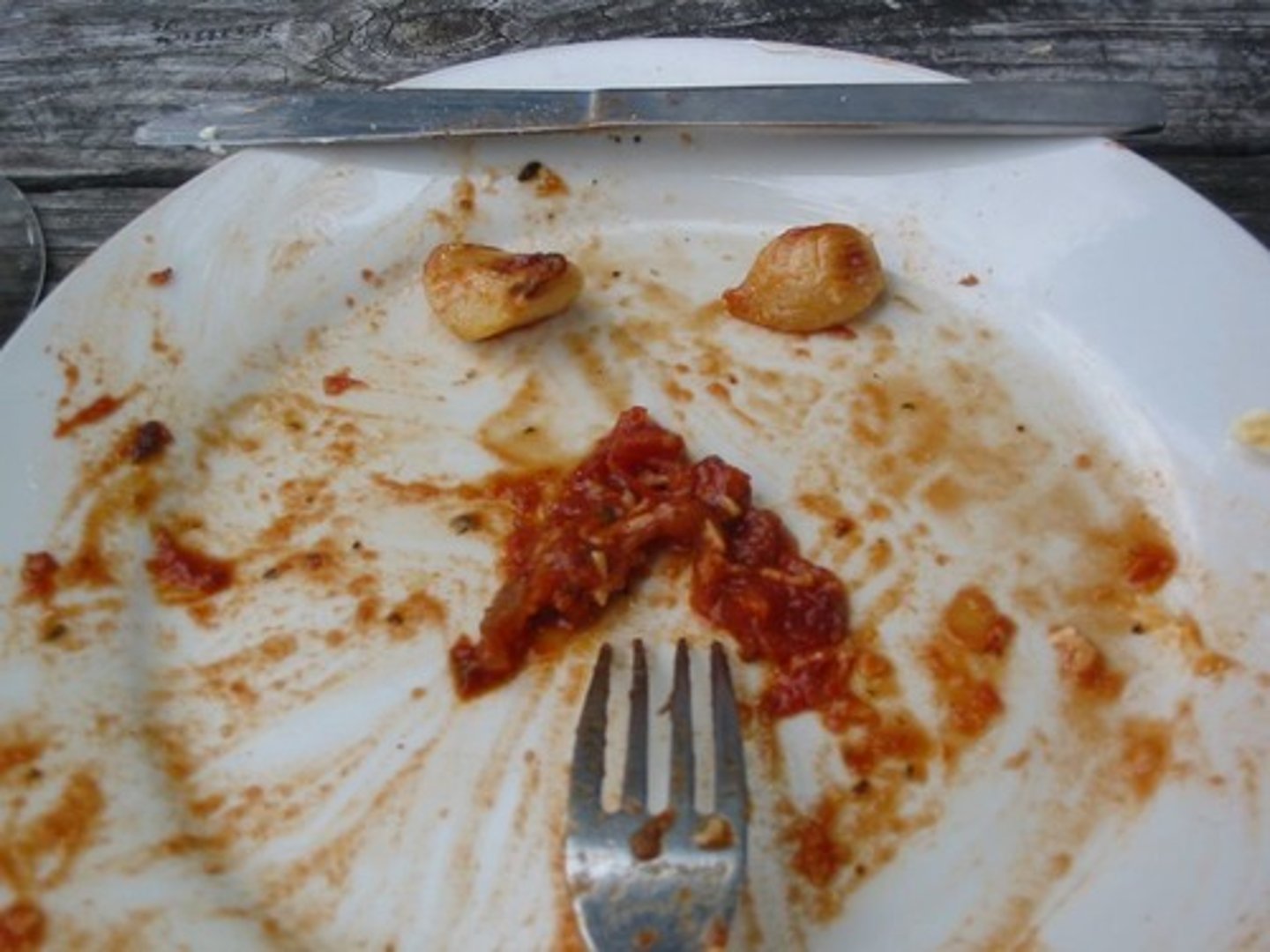 <p>leftover (n)</p><p>(/ˈleftəʊvə/)</p>