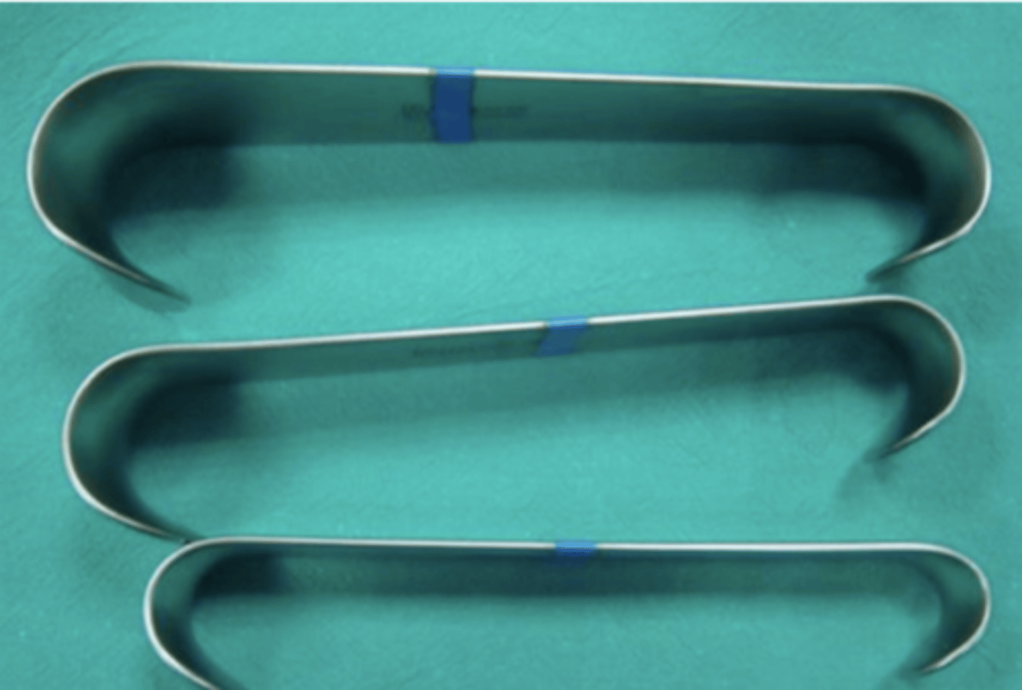 <p>¿para qué se utiliza el retractor roux?</p>