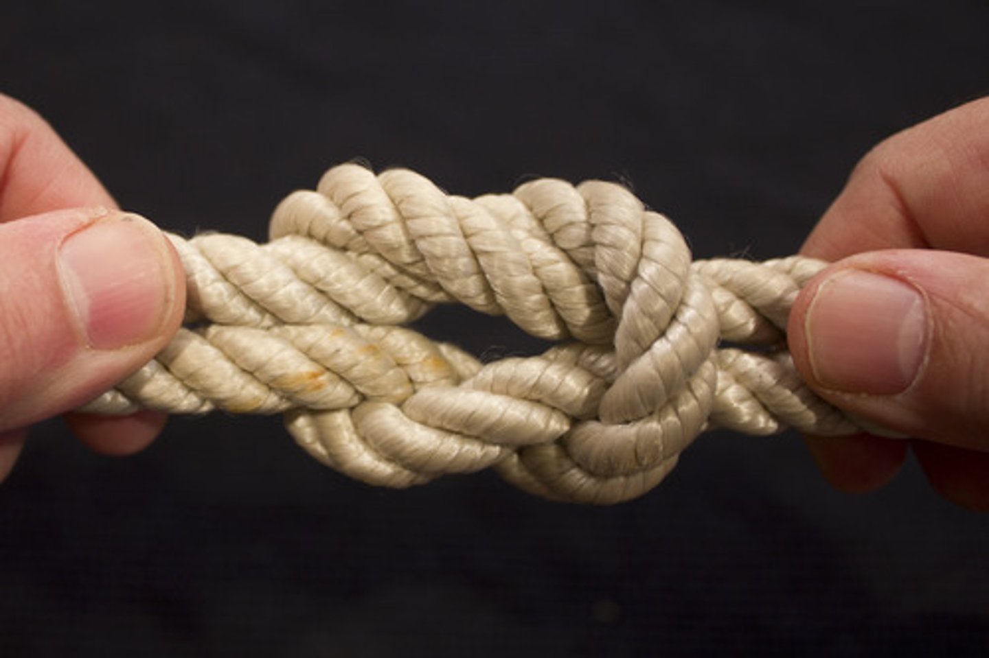 <p>düğüm, düğümlemek</p>
