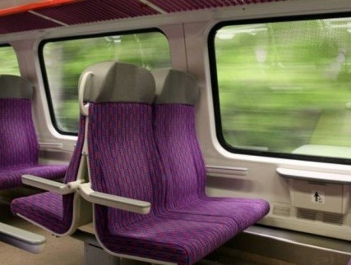 <p>second class seats</p>