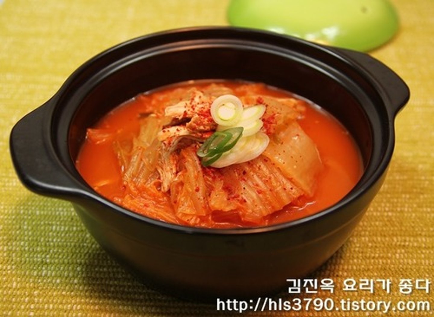 <p>Estofado de kimchi</p>