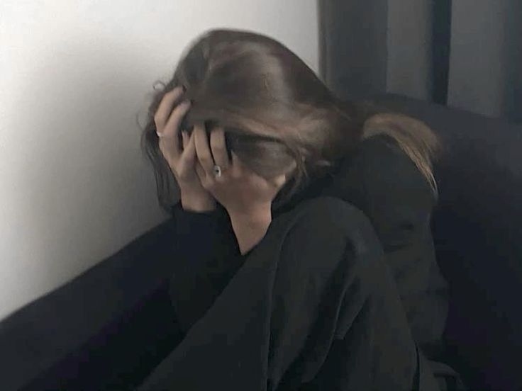 <p>Хвилюватися </p>