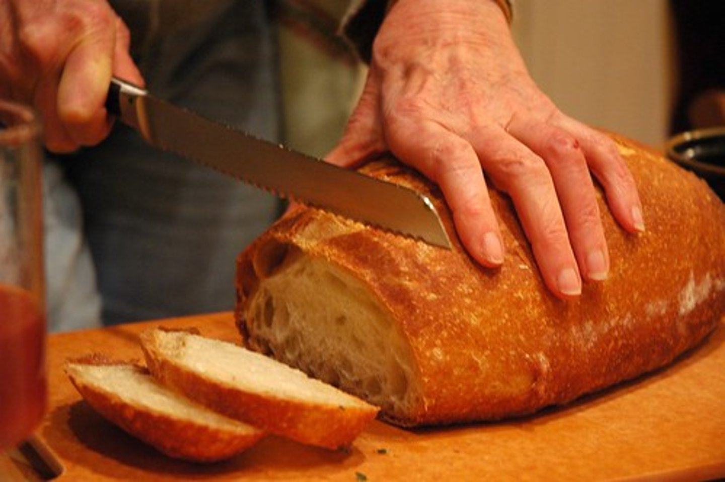 <p>to cut the bread</p>