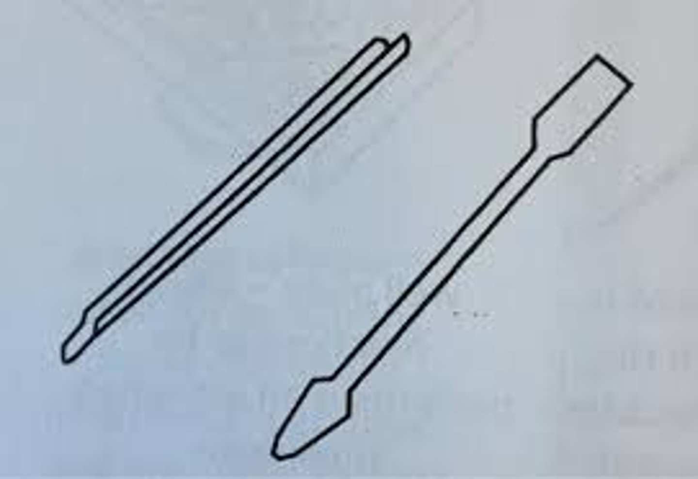 <p>spatula is used to take out and transfer small quantities of solids. A scoopula is used to take out and transfer larger quantities of solids. Serves as a spoon.</p>