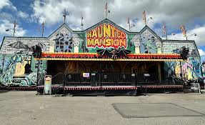<p>I cancelled</p><p>I cancelled the haunted house, when my parents changed their minds.</p>