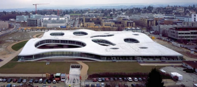 name the building architect and style 